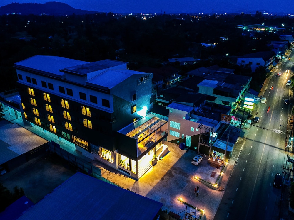 Comet Hotel Suratthani 1/26
