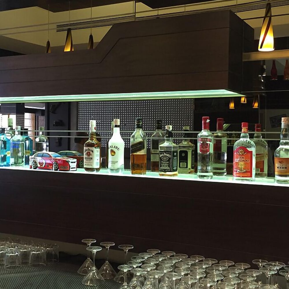 The Club Emerald Chembur 3/51