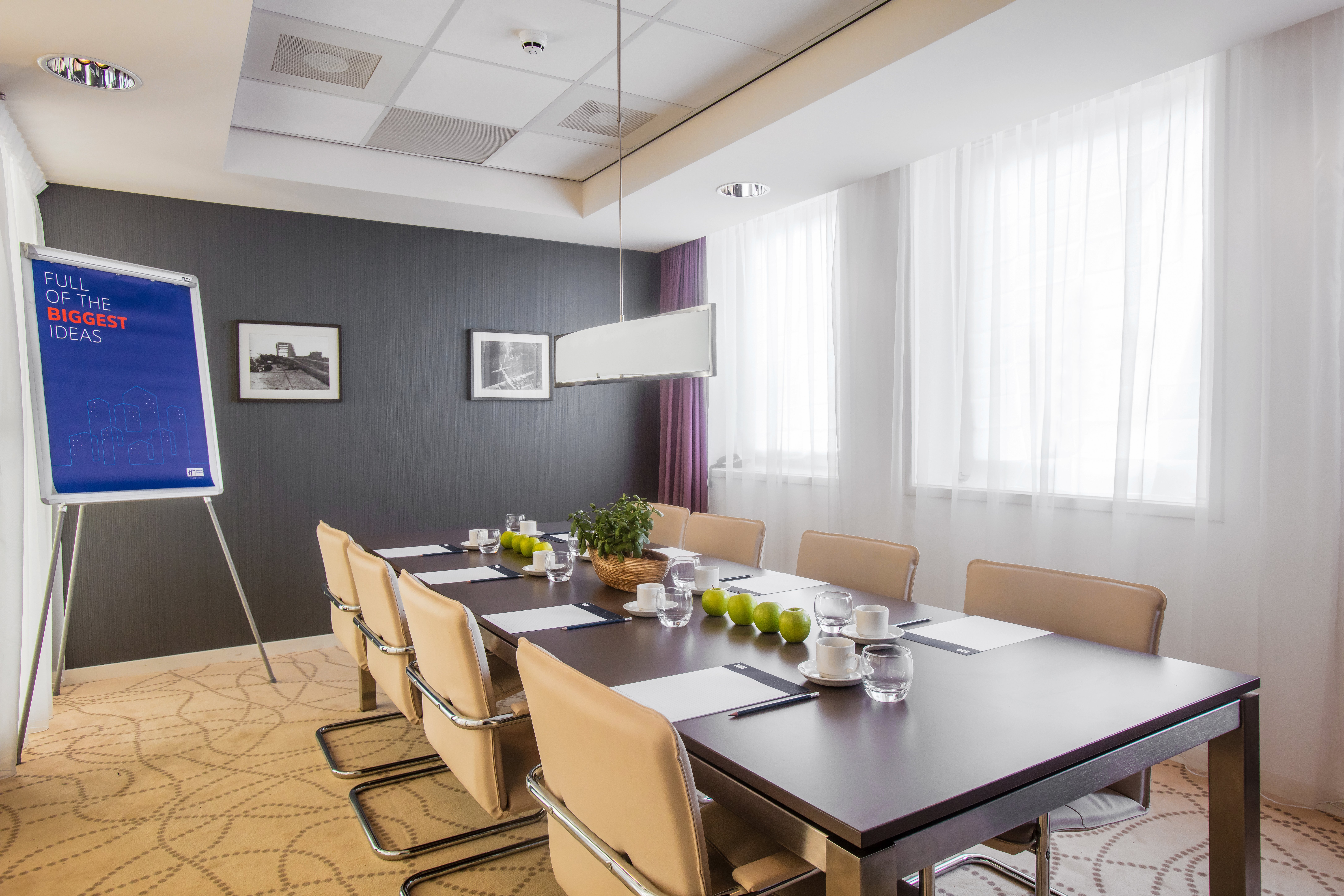 HOLIDAY INN EXPRESS ARNHEM 38/45
