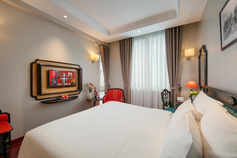 DELUXE, DOUBLE BED