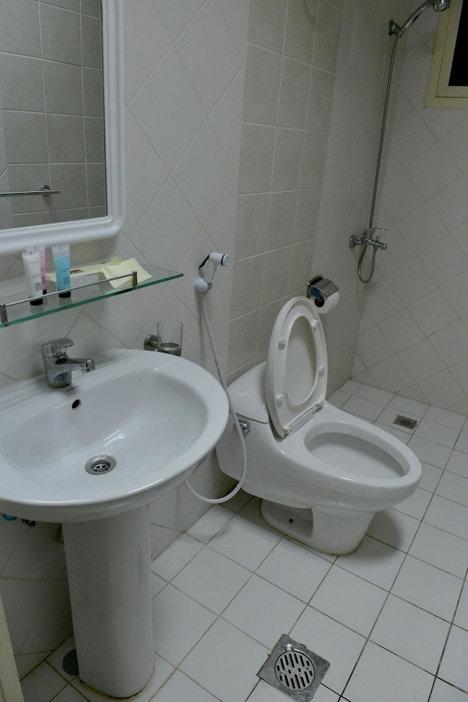 بنايات حماة للوحدات السكنية(Binayt Hamah Service Apartment) 32/34