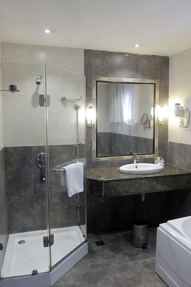 Royal Suites 47/47
