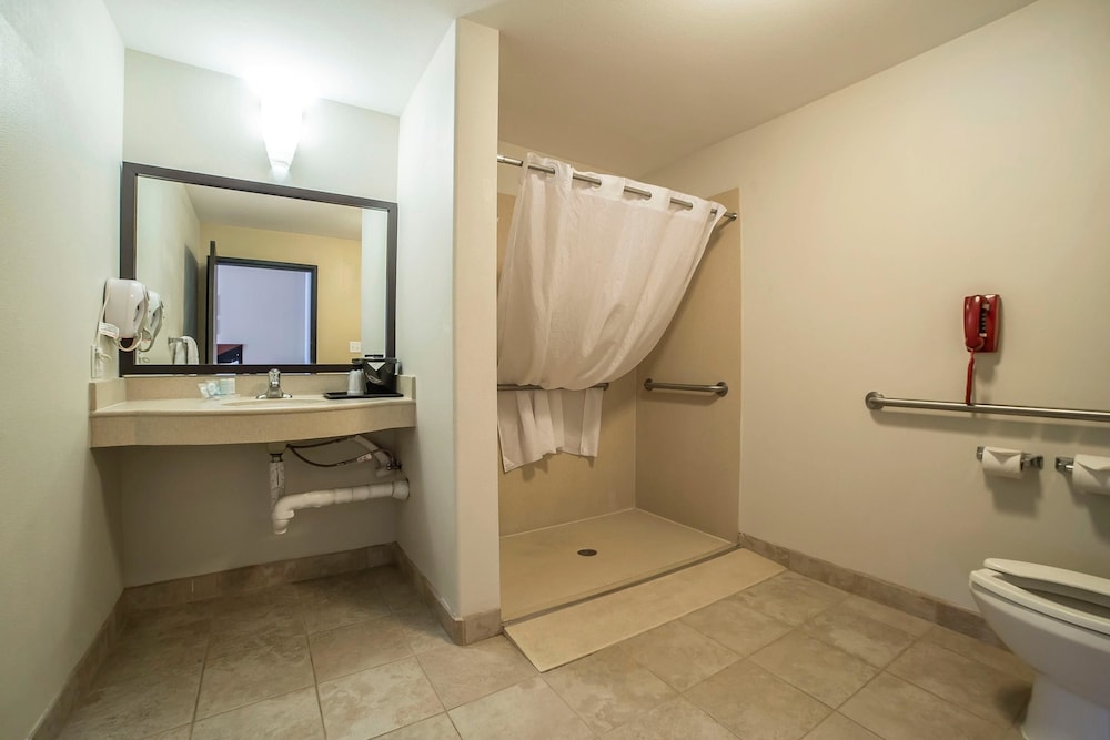 Sleep Inn and Suites Douglas, WY 16/39