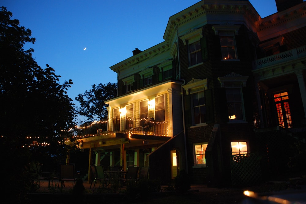 Rockwood Manor 5/71