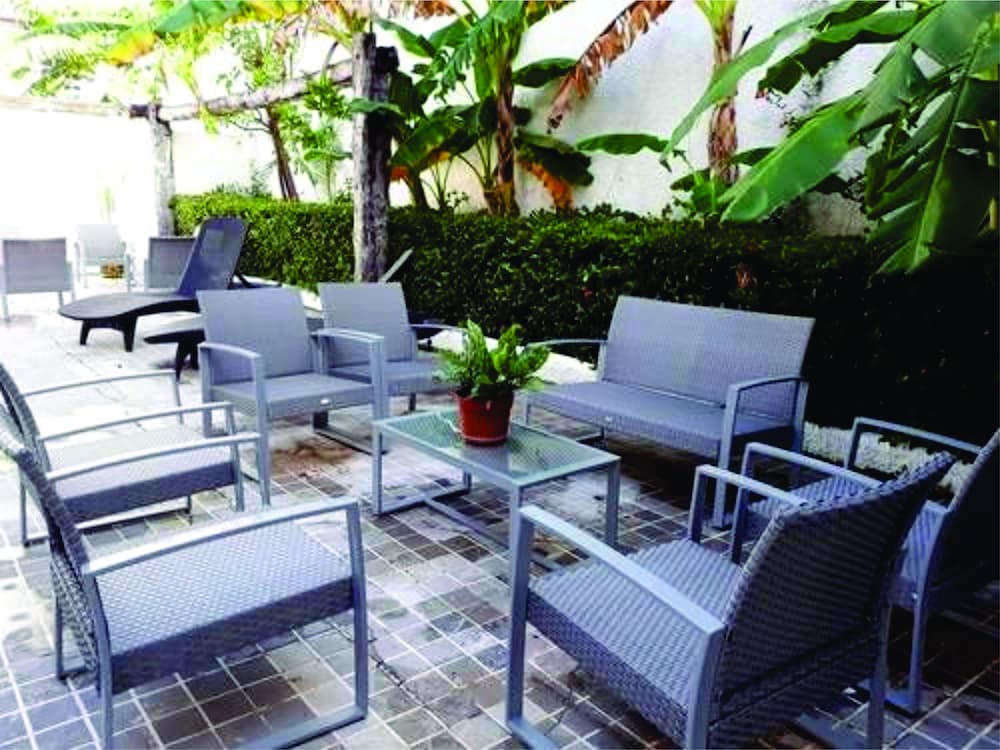 Hotel Green 16 Extended Stay 29/49