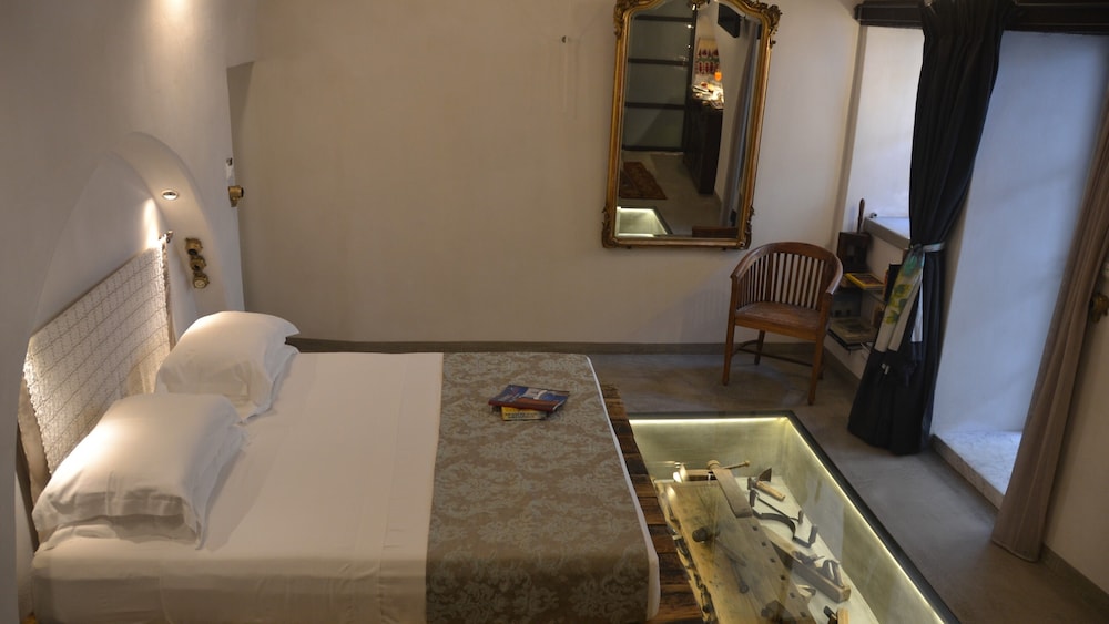Kakkini Porta Rossa Exclusive Suites 48/50