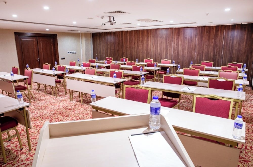 Grand Aras Hotel Suites Istanbul Sisli 58/61