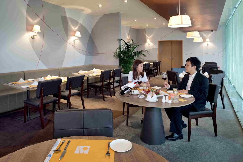 Novotel Shenzhen Watergate 33/41