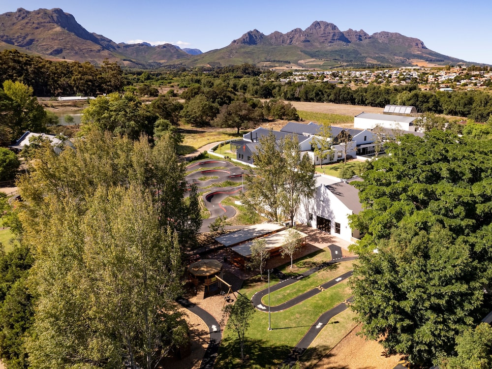 Blaauwklippen Manor House & Jonkershuis by Newmark 45/50