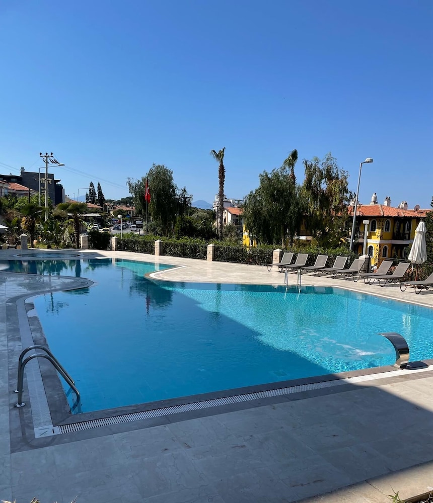 Carina Hotel 34/72