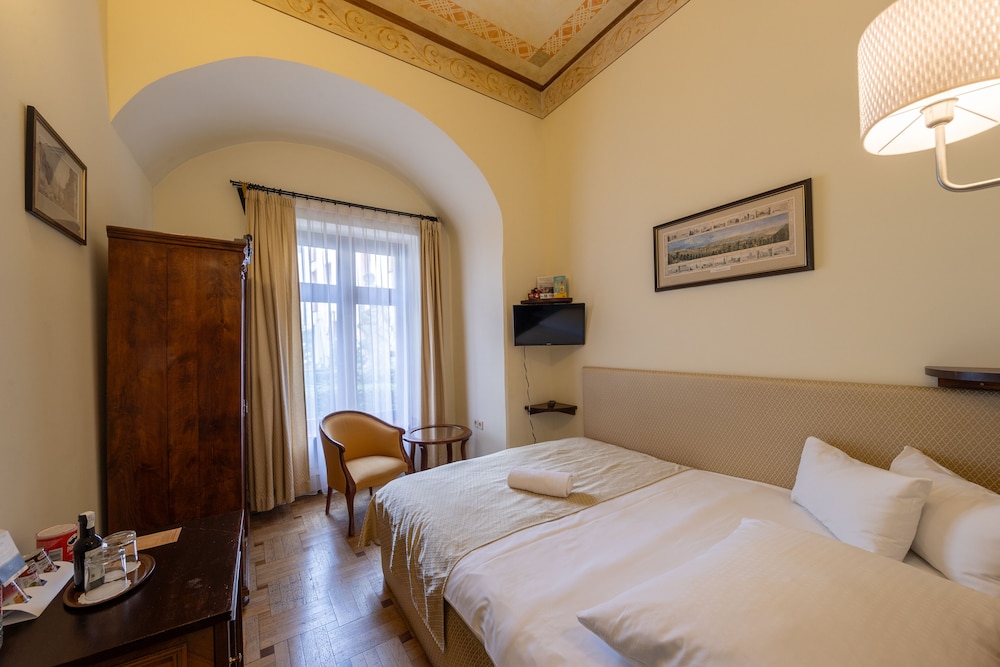 ELITE HOTEL 17/50