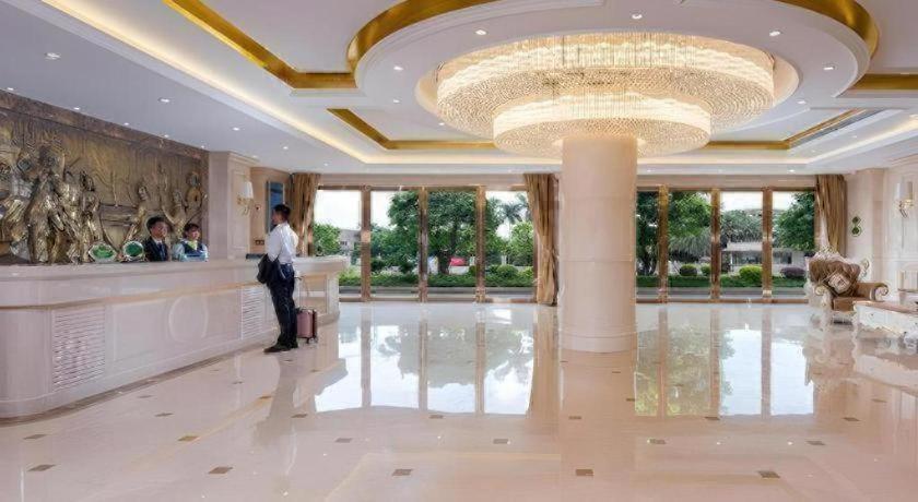Vienna Hotel (Zhongshan Xiaolan High Speed Railway Station) 13/59