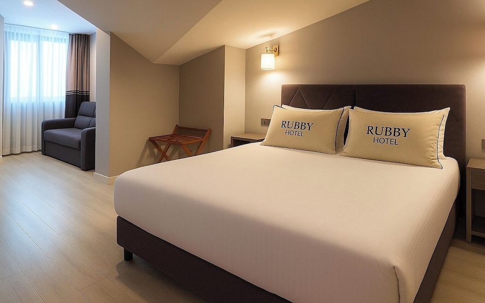 EXECUTIVE, FAMILY, SUITE