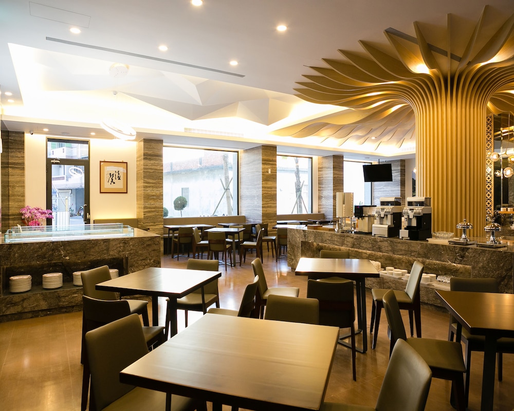 JOY INN 41/47