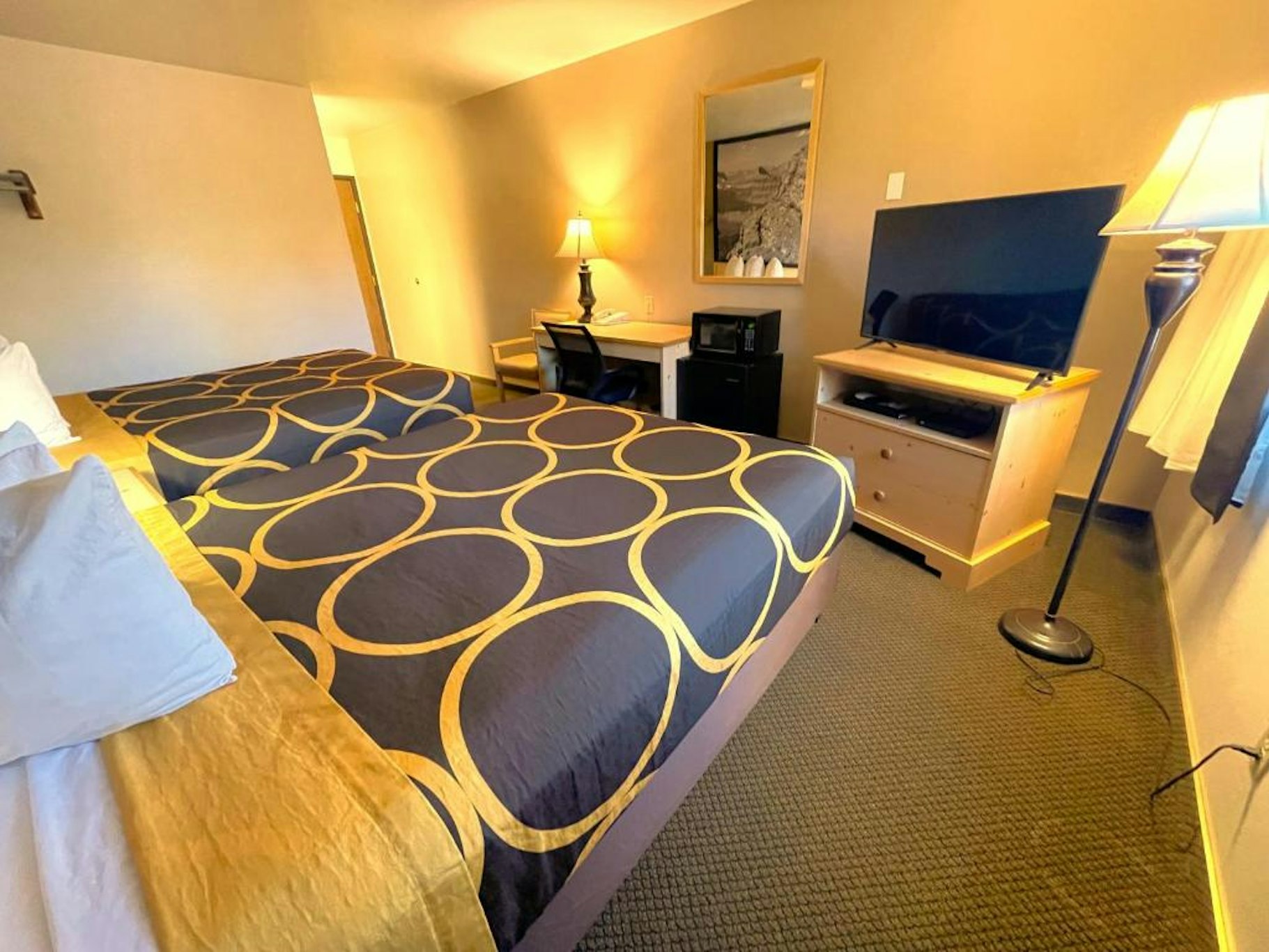 Super 8 by Wyndham Moscow / Pullman 34/39