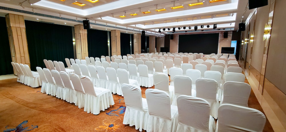 Shanghai Hotel 36/50