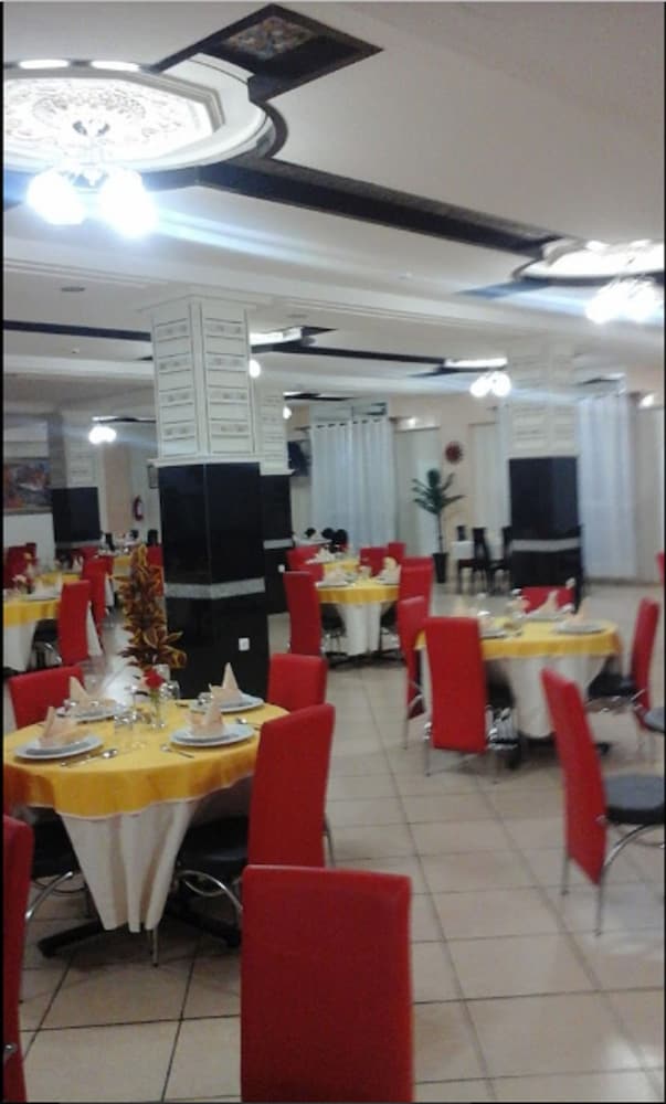Hotel Maraval Oran 46/50