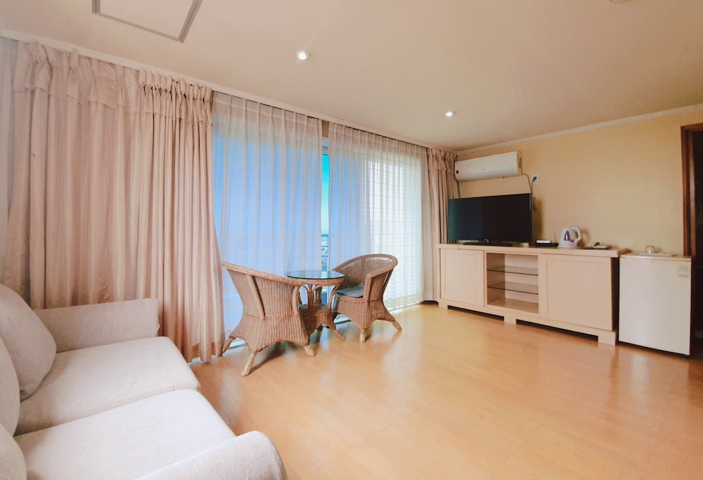 Good Inn Hotel 16/35
