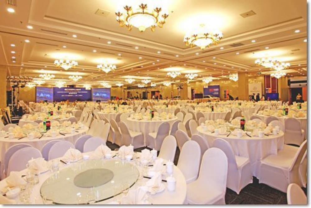Beijing Continental Grand Hotel 37/47