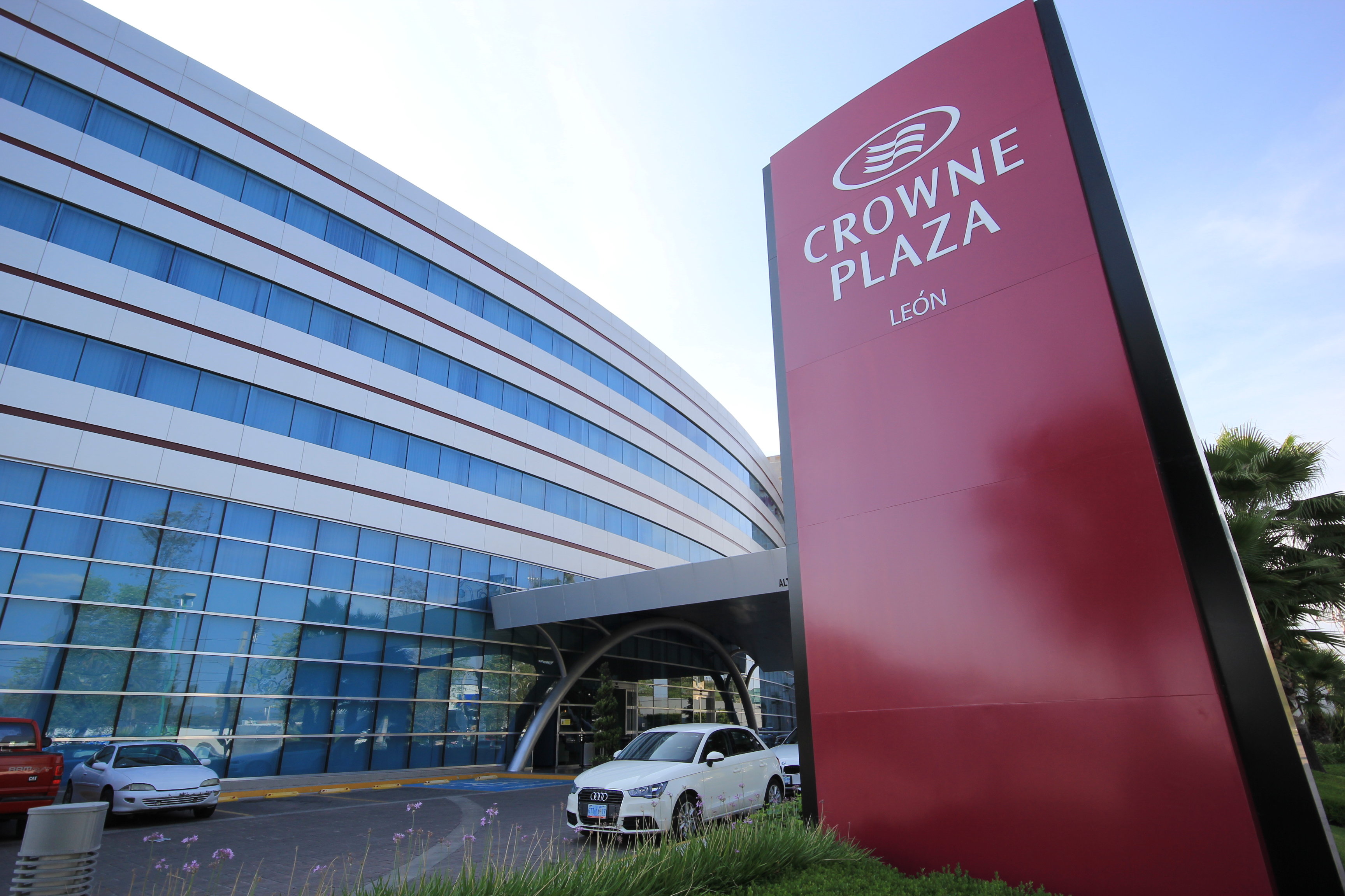Crowne Plaza Leon 5/50