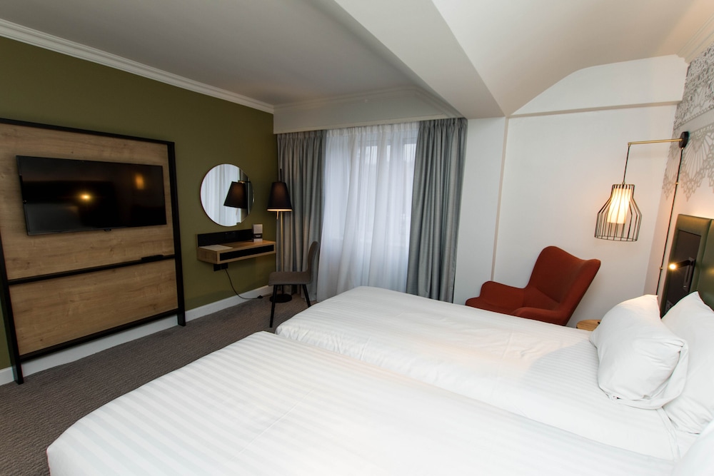 CLASSIC, TWIN BEDS