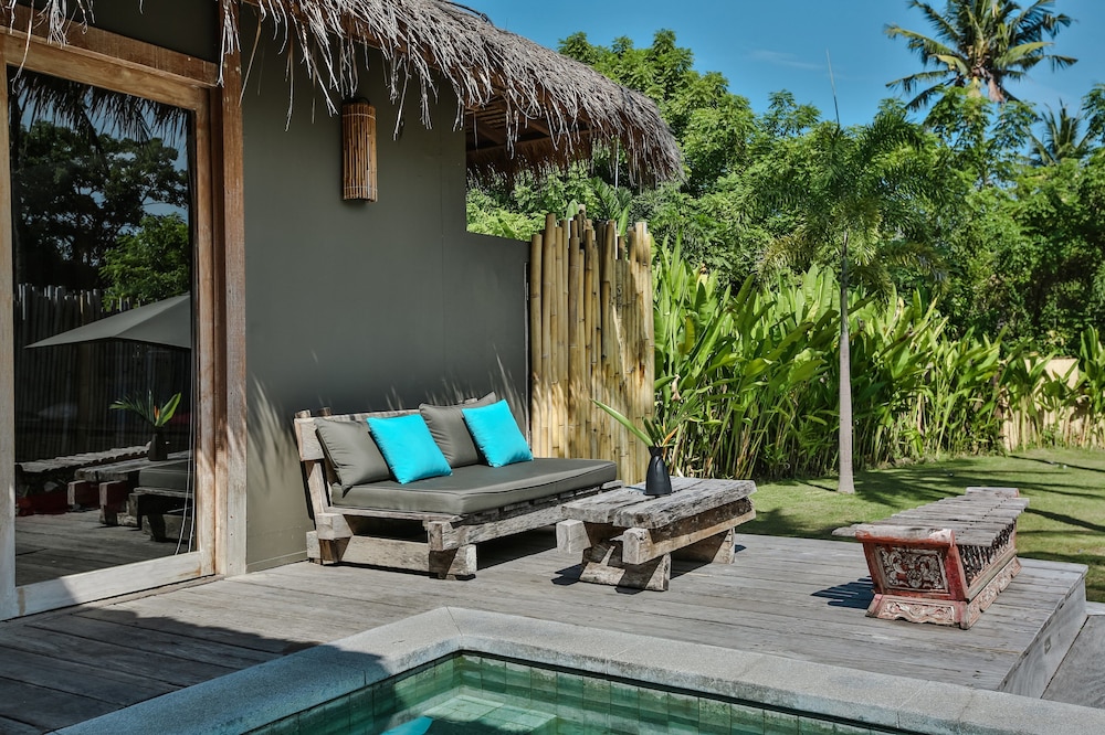 Slow Private Pool Villas 38/40