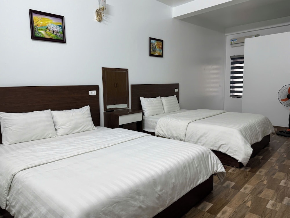 SIGNATURE, QUADRUPLE, 2 QUEEN BEDS