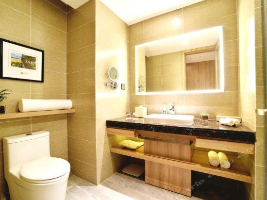 Atour Hotel Wuhan Changqing Road 63/74