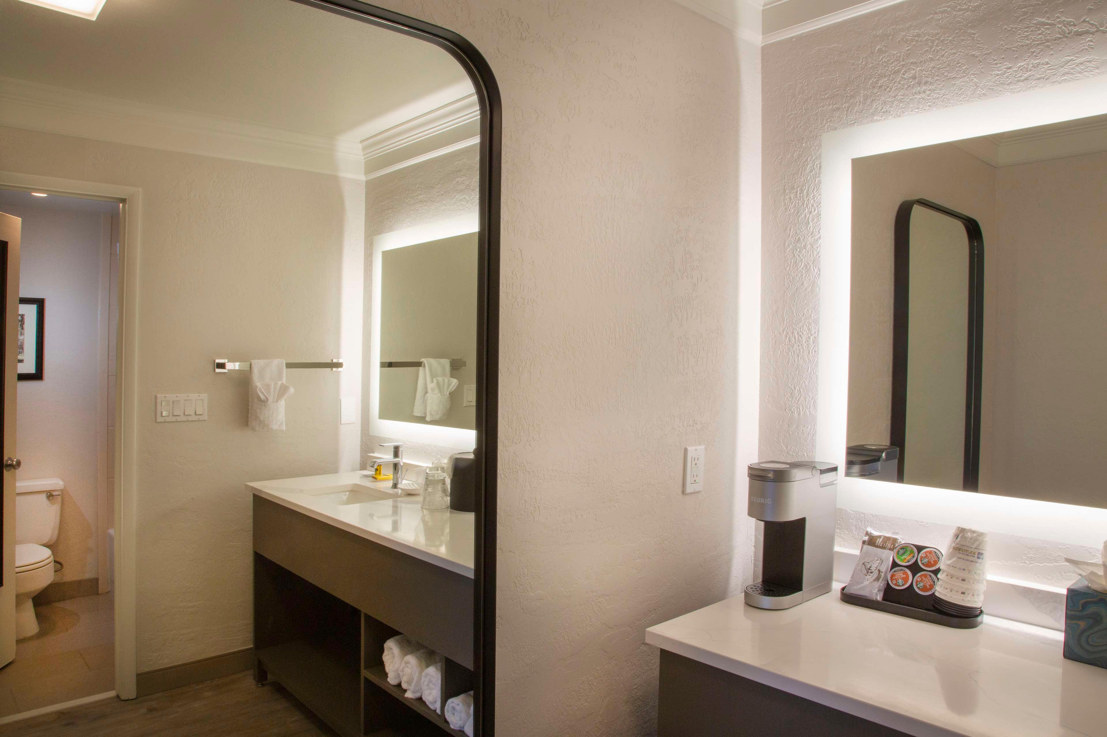 غرفة، Best Western Plus Humboldt Bay Inn 5/6