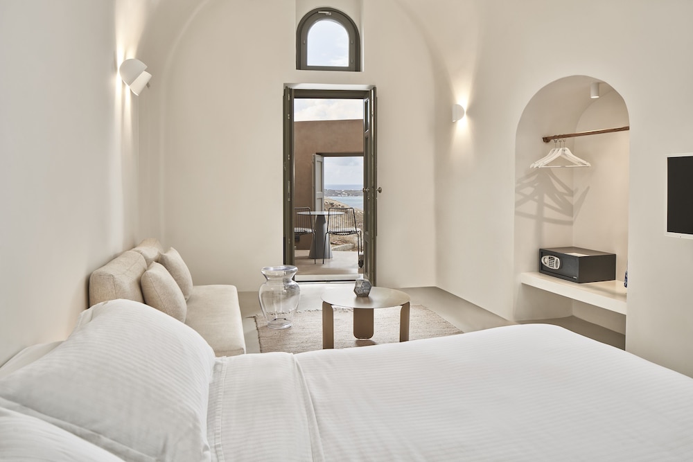 Old Castle Oia photo4