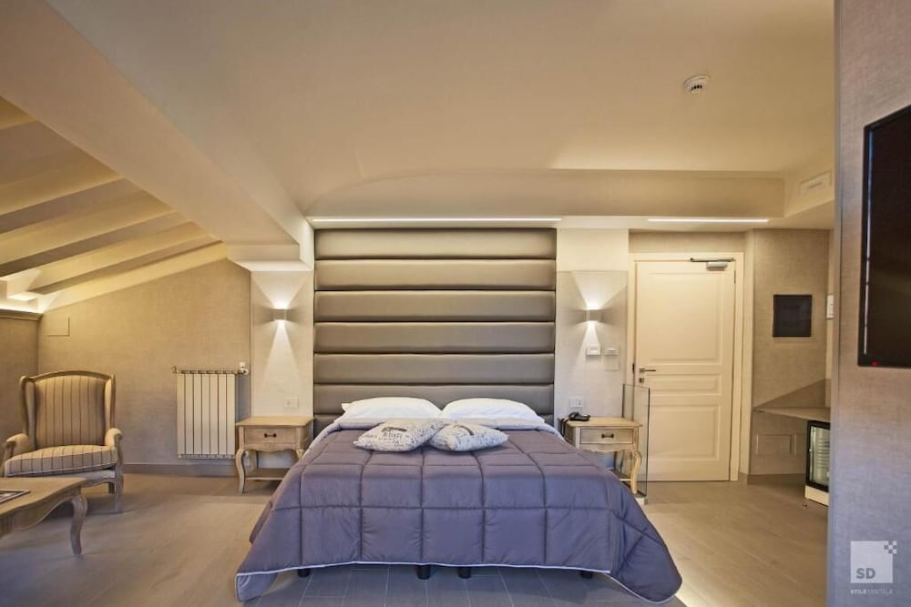 Hotel Cavour 29/49