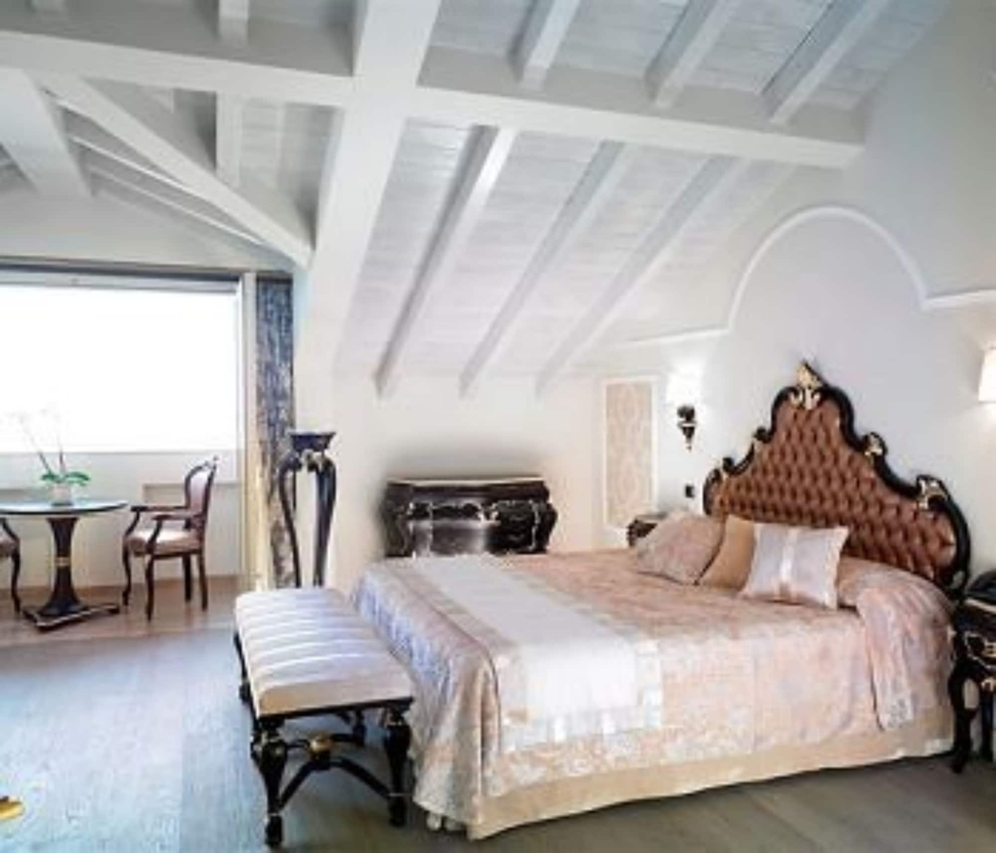Venice, Junior Suite, Double Bed, Lake View, Balcony