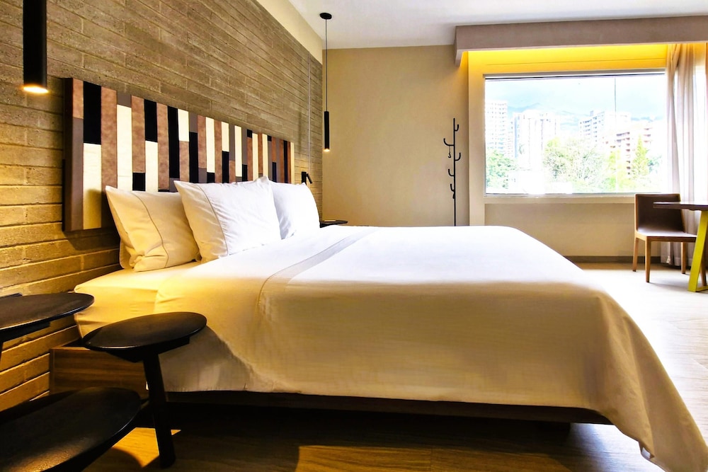 V Grand Hotel, a member of Radisson Individuals 13/45