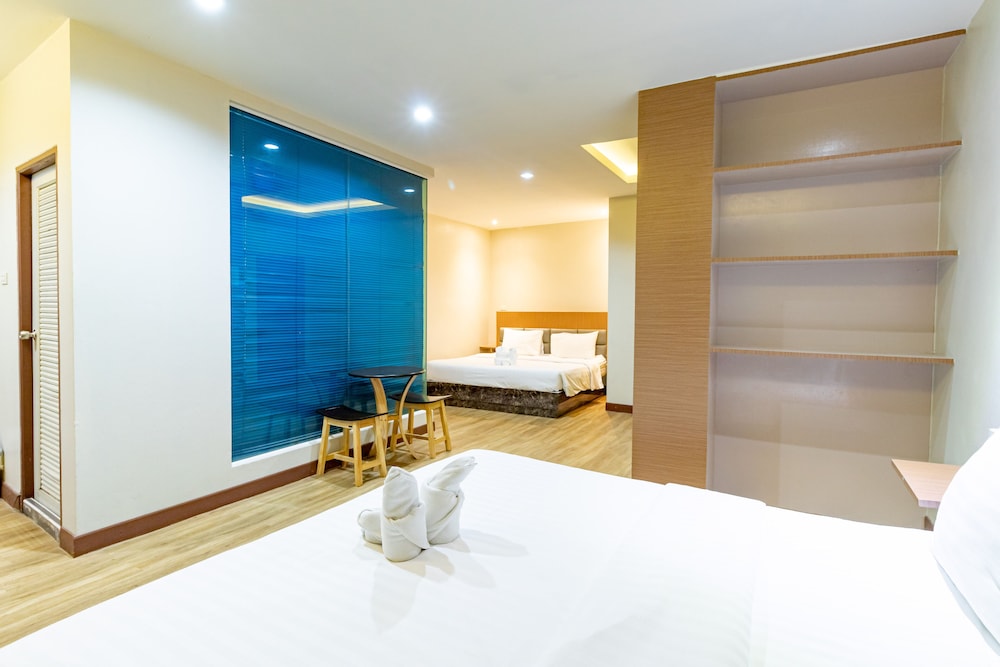 Oun Residence 33/67