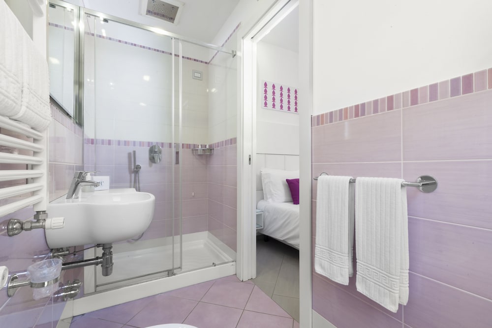 Tasso Suites 32/71