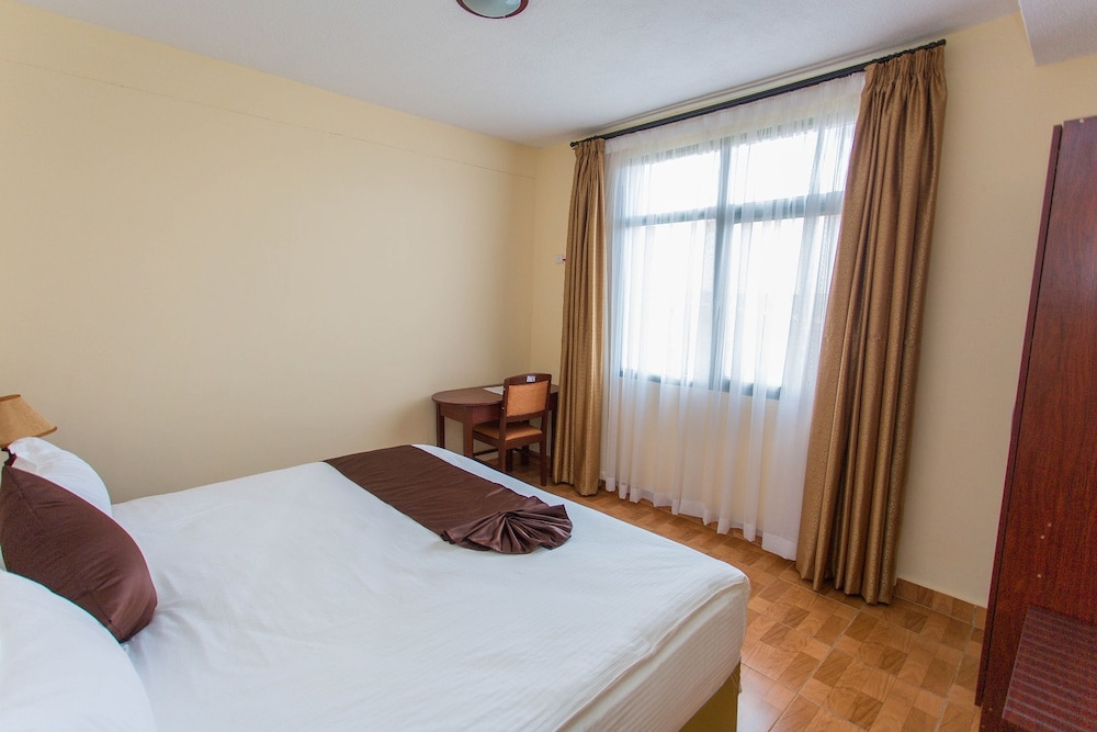 Cenetra Hotel 5/38
