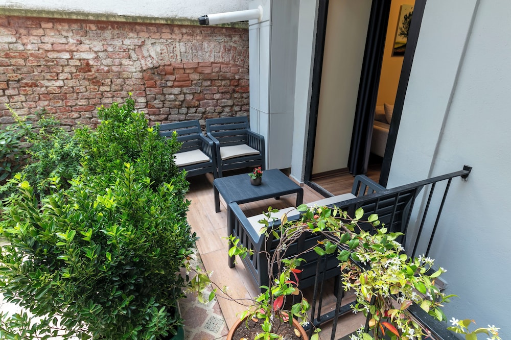 Royal Taksim Suites 44/50