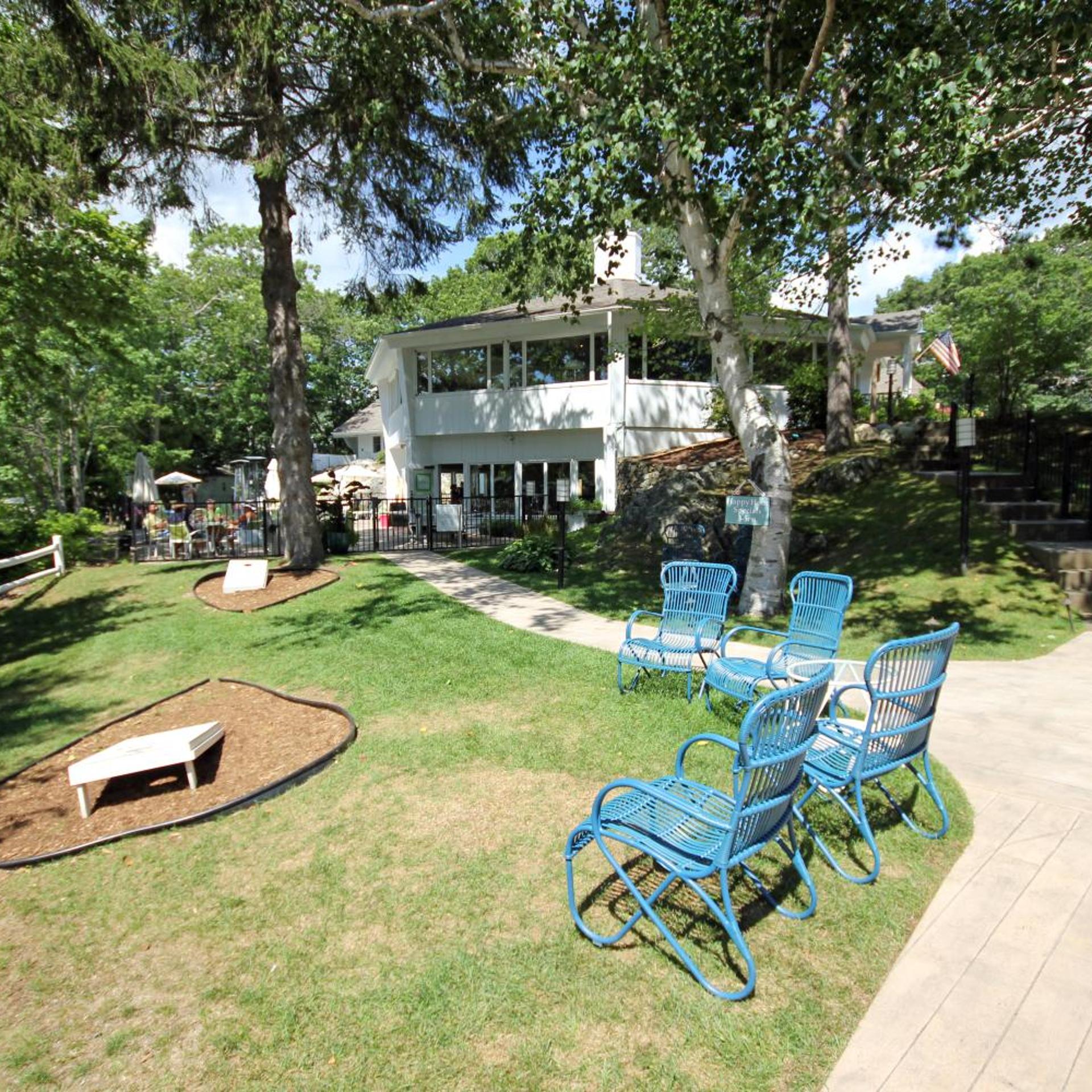 Village Cove Inn 45/51