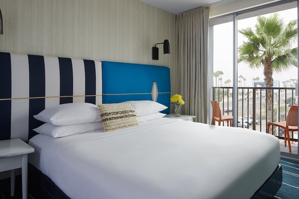 Kimpton Shorebreak Huntington Beach Resort 11/81