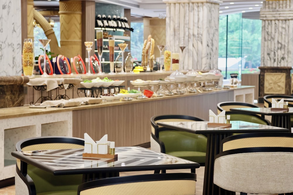 Fragrant Hill Empark Hotel 32/55