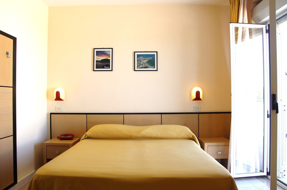 Hotel Cristalda 9/30