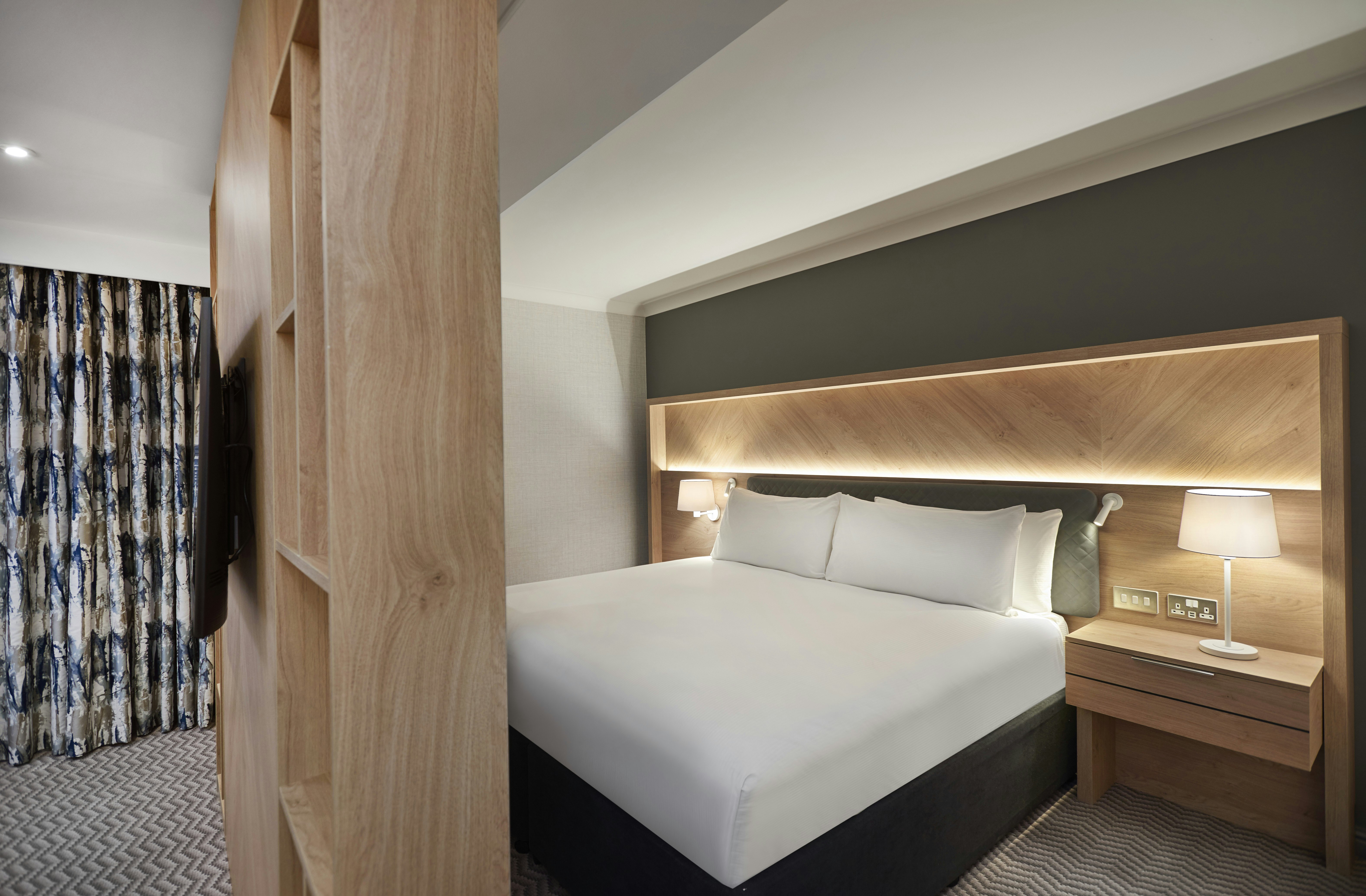 PRESIDENTIAL, SUITE, KING BED