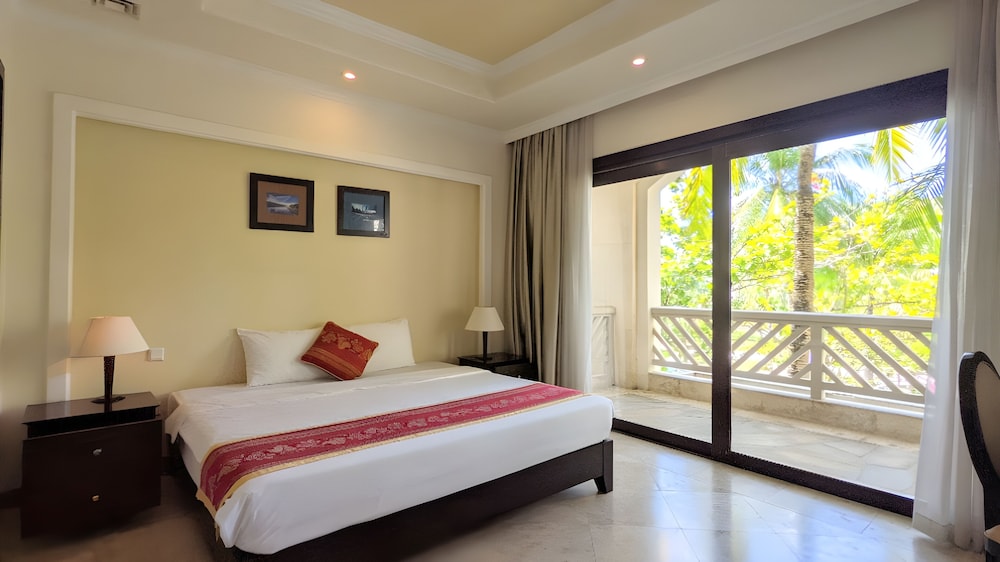2 BEDROOMS, CONDO, FAMILY