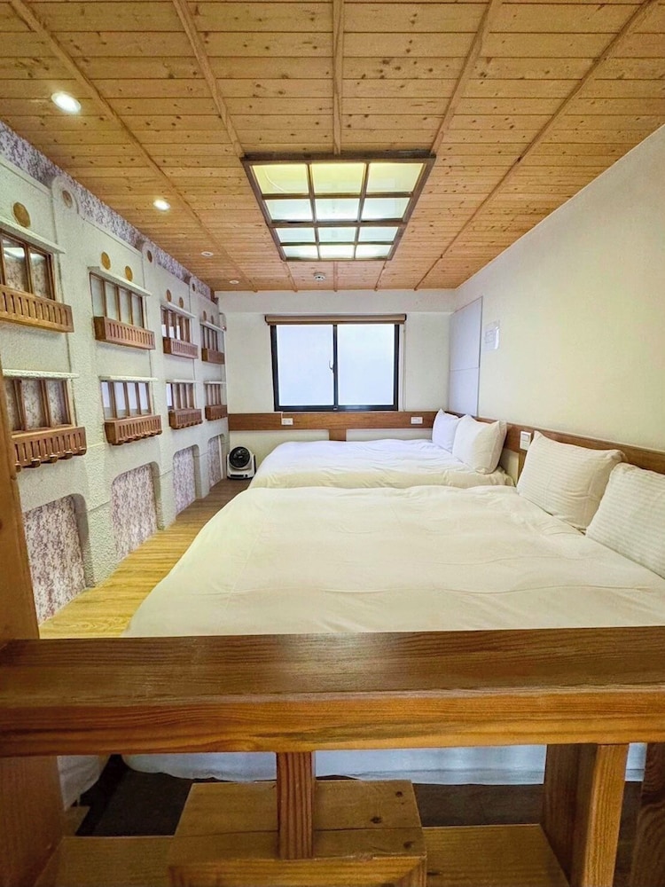 Slow Pace Tainan Hostel 10/32