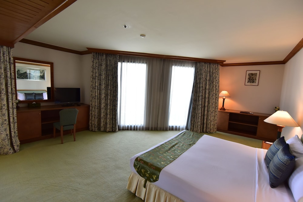 Thumrin Thana Hotel 19/71