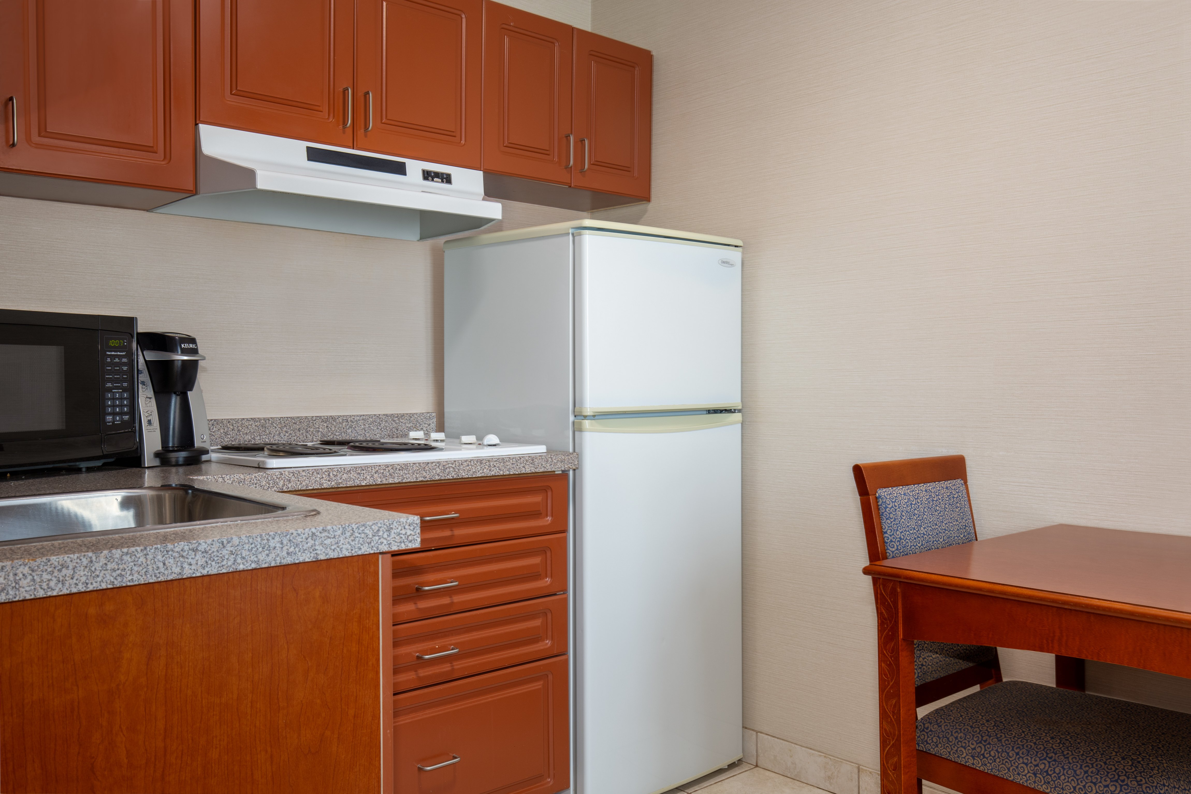 Holiday Inn Express Barrie 64/75