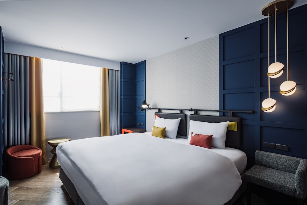 SUPERIOR, DOUBLE BED, NO PARKING
