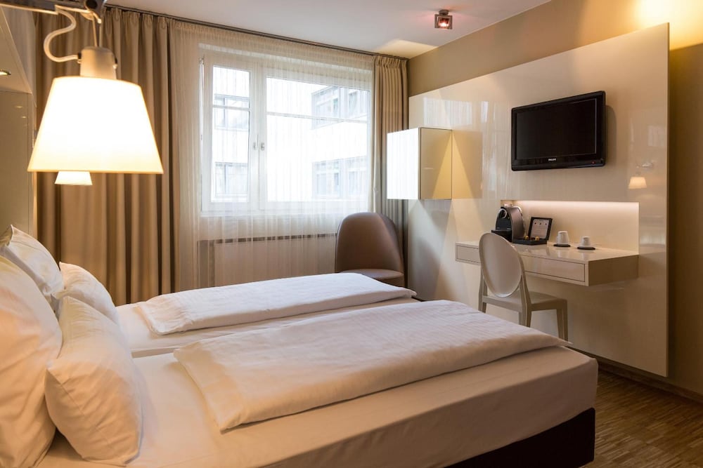 Hotel Santo 24/48