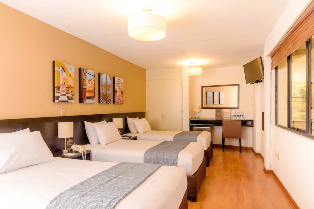 ROOM, TRIPLE