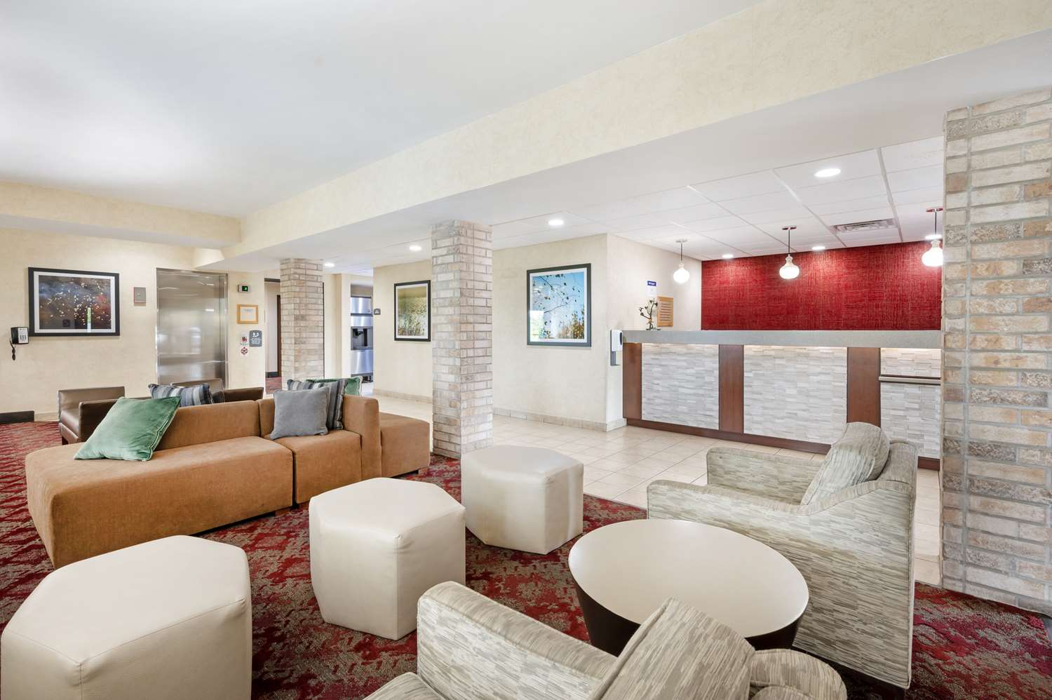 Best Western Plus Howe Inn 29/36